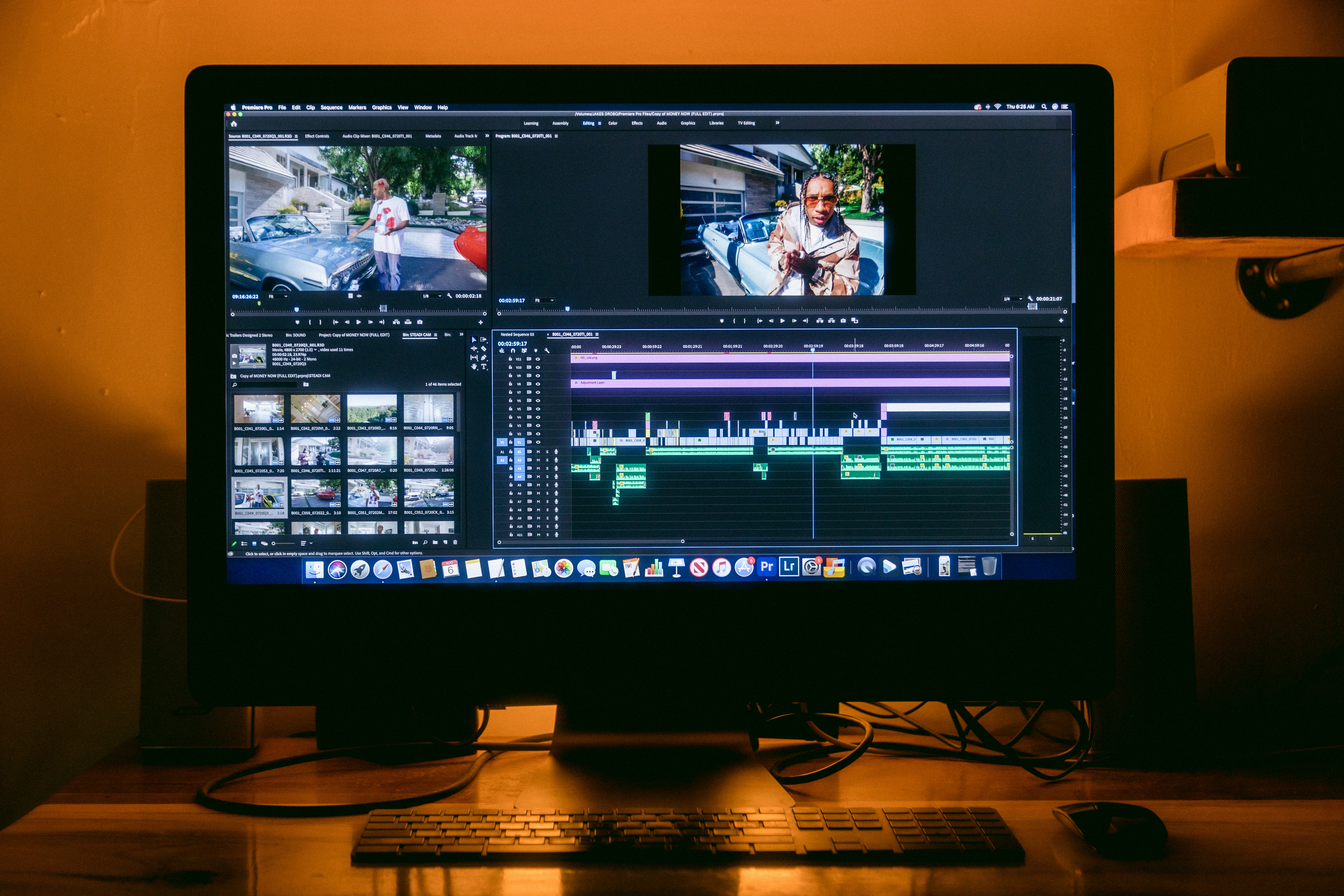 A clean workstation with a monitor displaying the 3-step Gigabits VPN setup process.